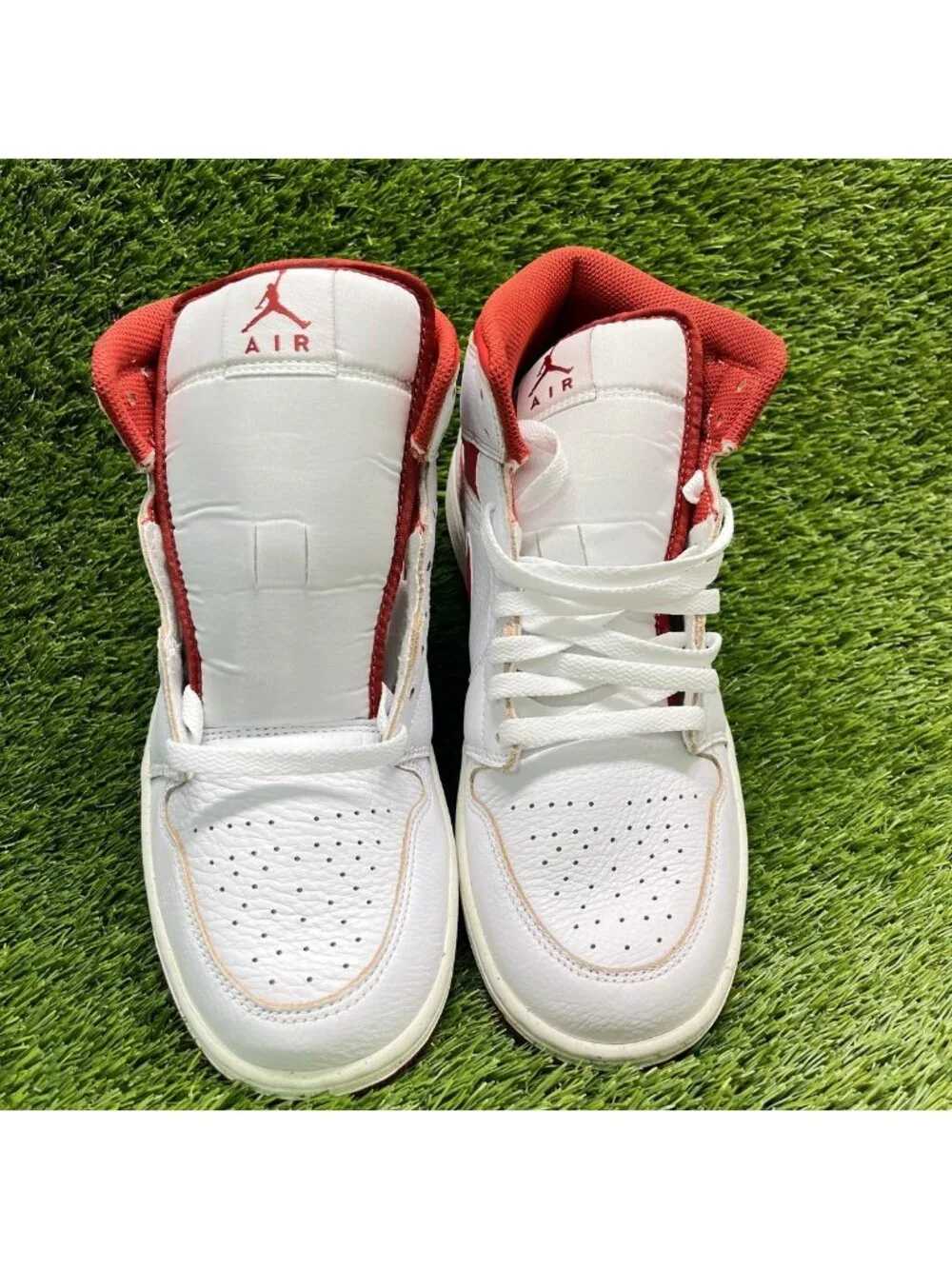 Nike Air Jordan 1 Mid SE Lobster Mens Size 9.5 White Basketball Shoes Sneakers